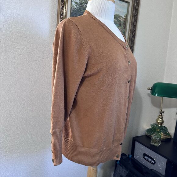 Carmen By Carmen Marc Valvo Women Tan  Cardigan Sweater with Gold Buttons Sz XL - Picture 11 of 11